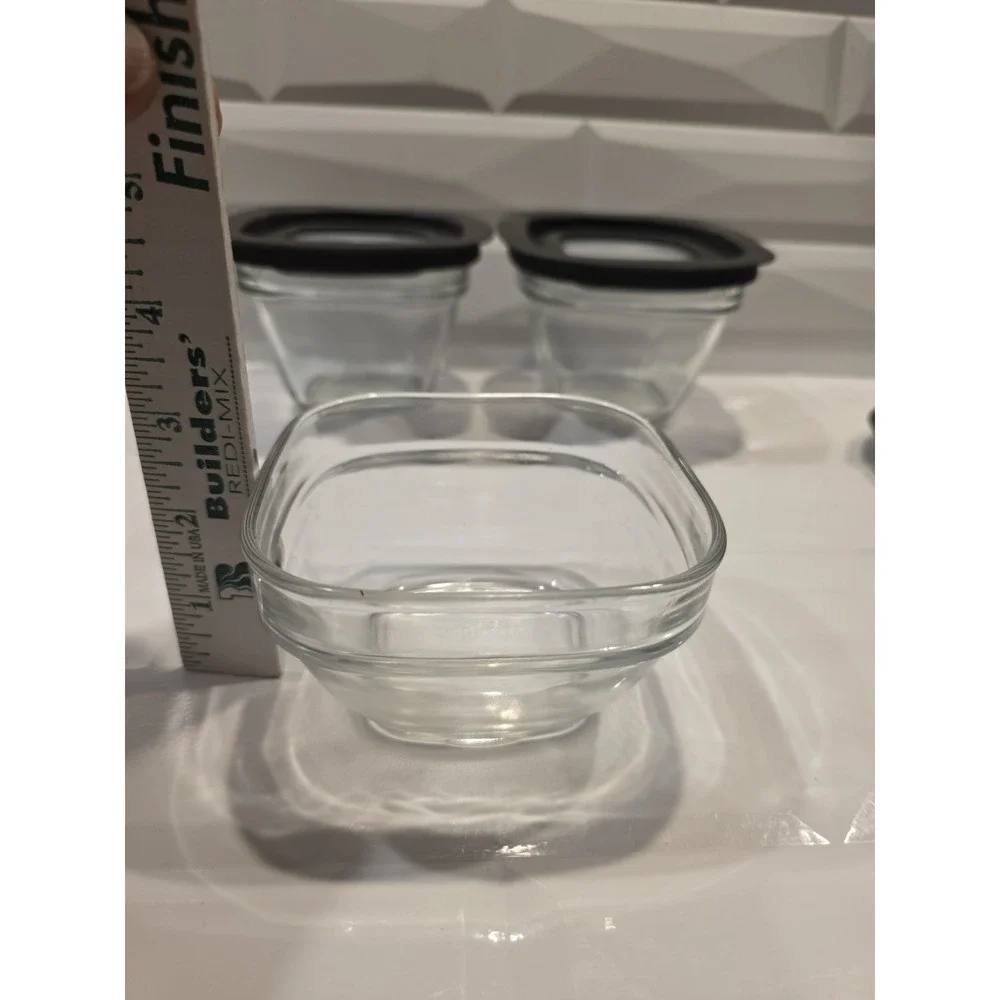Rubbermaid Glass Food Storage Containers Lot - 2 - 1.5 Cup, 1 - 1 Cup & 5 Lids